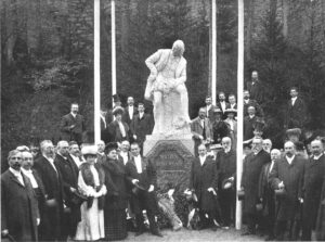 Einweihung_des_Shakespeare-Denkmals_im_Park_an_der_Ilm,_1904